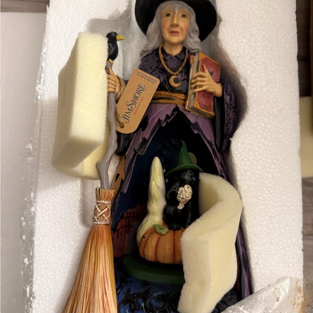 Jim Shore Purple Witch 'Midnight Mischief' Figurine - Picture 4 of 5